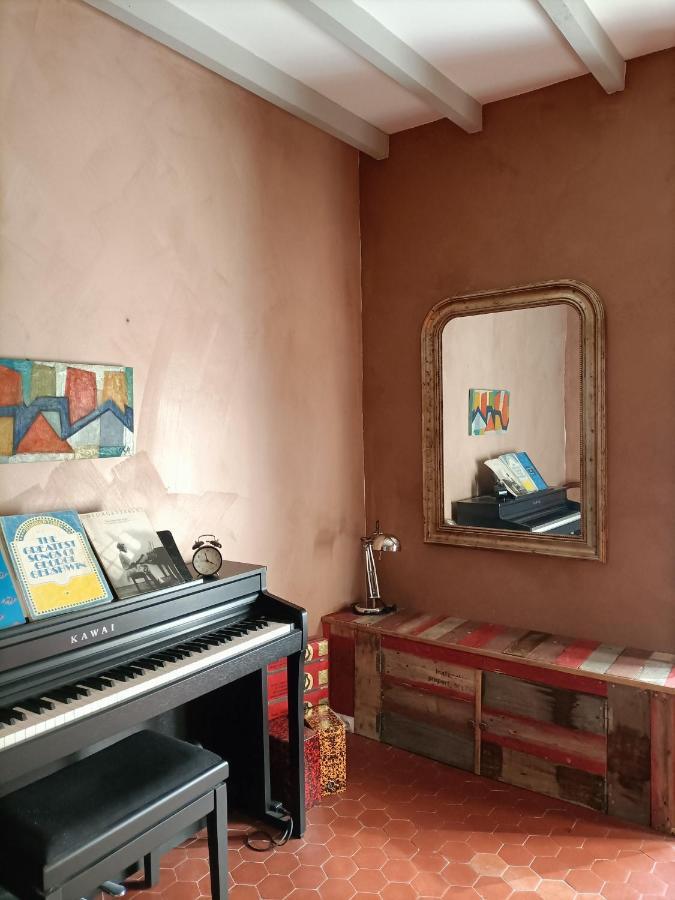 A Deux Pas D'Avignon Villa Aramon ภายนอก รูปภาพ