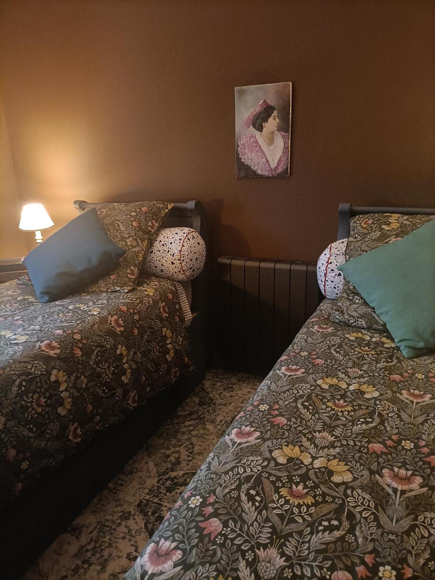 A Deux Pas D'Avignon Villa Aramon ภายนอก รูปภาพ